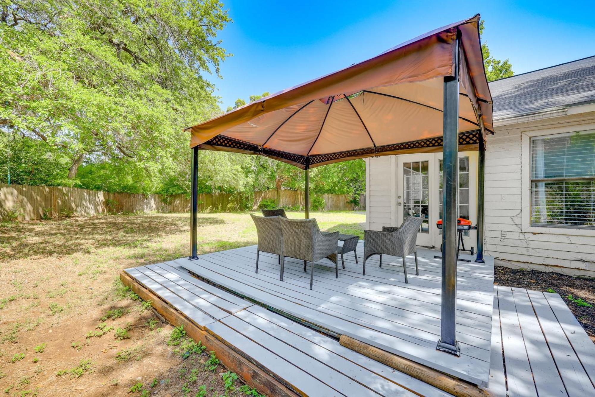 Spacious San Antonio Home Google Fiber, Game Room Exterior photo